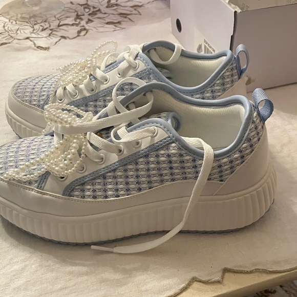 Dream Pairs Blue and White Women's Sneakers - Picture 8 of 9